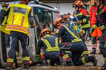 Dinamični prikaz reševanje v prometni nesreči PGD Postojna, foto Ivica Meglić 2
